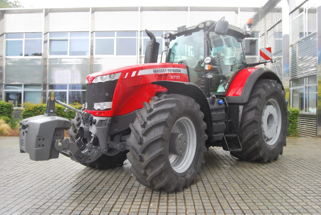 20140928_Massey_Ferguson_8737_1