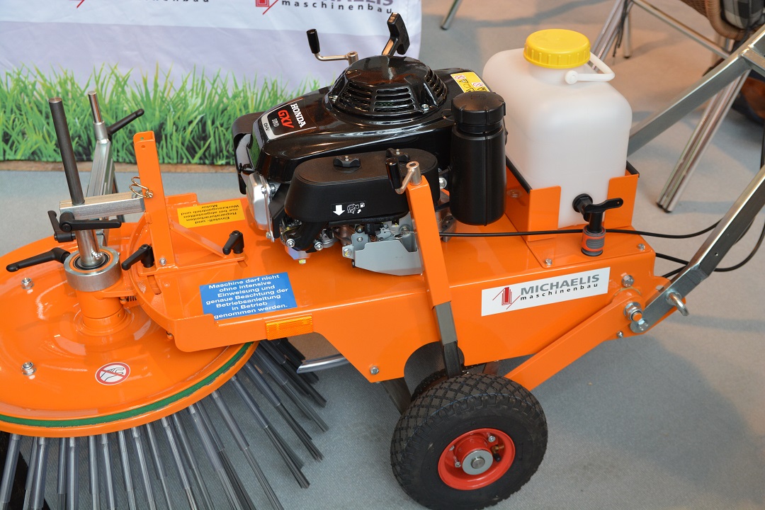 Agritechnica 2017: onkruidborstels van Rabaud, Kersten en Michaelis ...