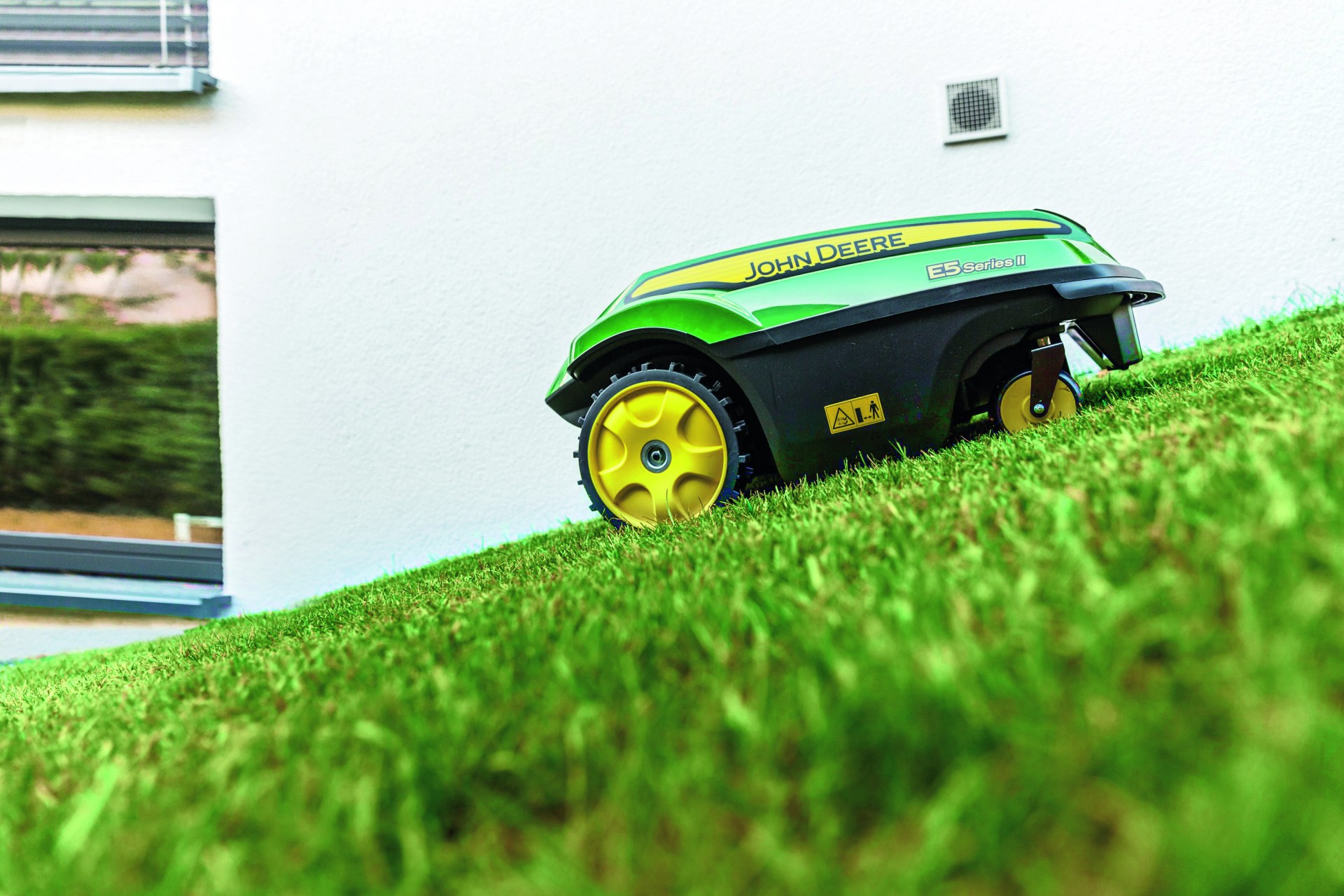 Denken efficiëntie lijden John Deere vernieuwt robotmaaiers | Tuin en Park Techniek