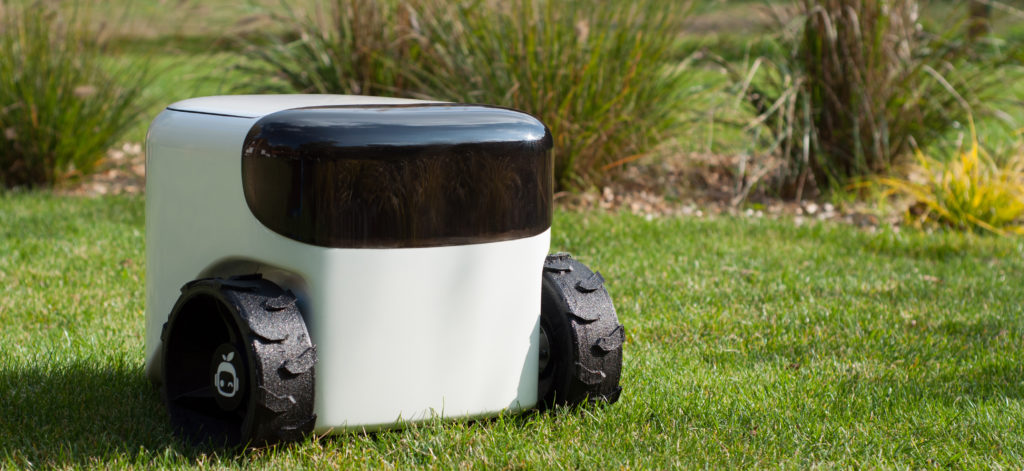 Belgische robot maait gras en bewaakt de tuin | Tuin en Techniek