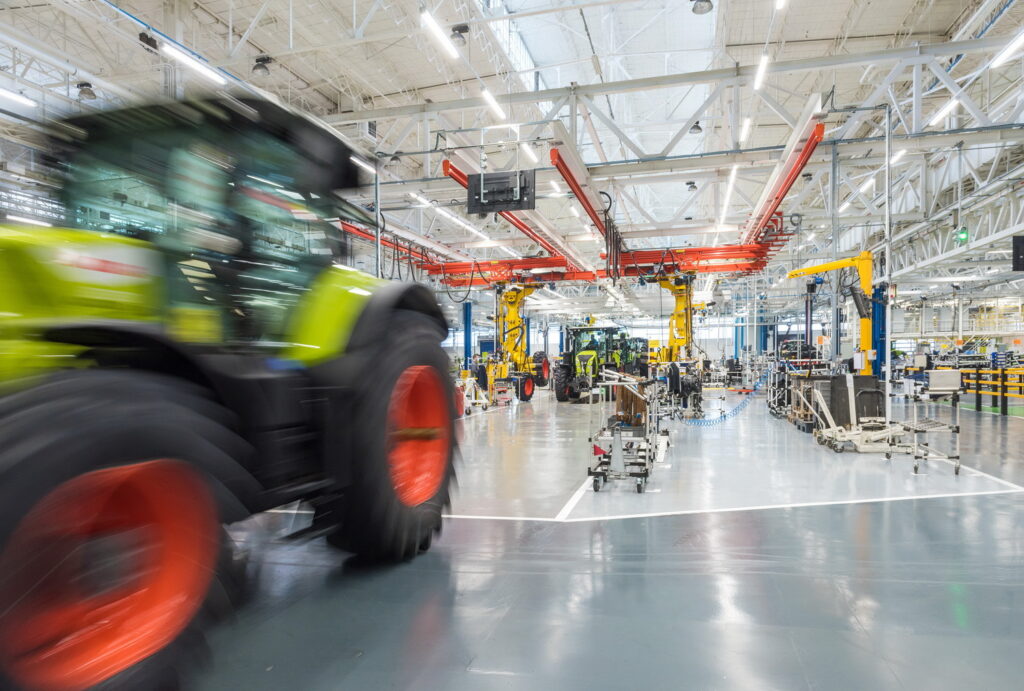 Claas ouvre une usine de tracteurs modernisée en France